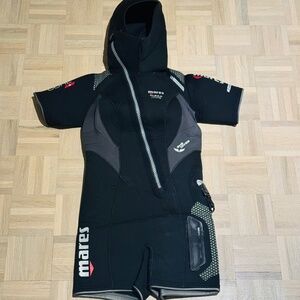 Mares - She Dives, Shorty Wetsuit with Built-In Hood, 3mm Neoprene, Barely Used